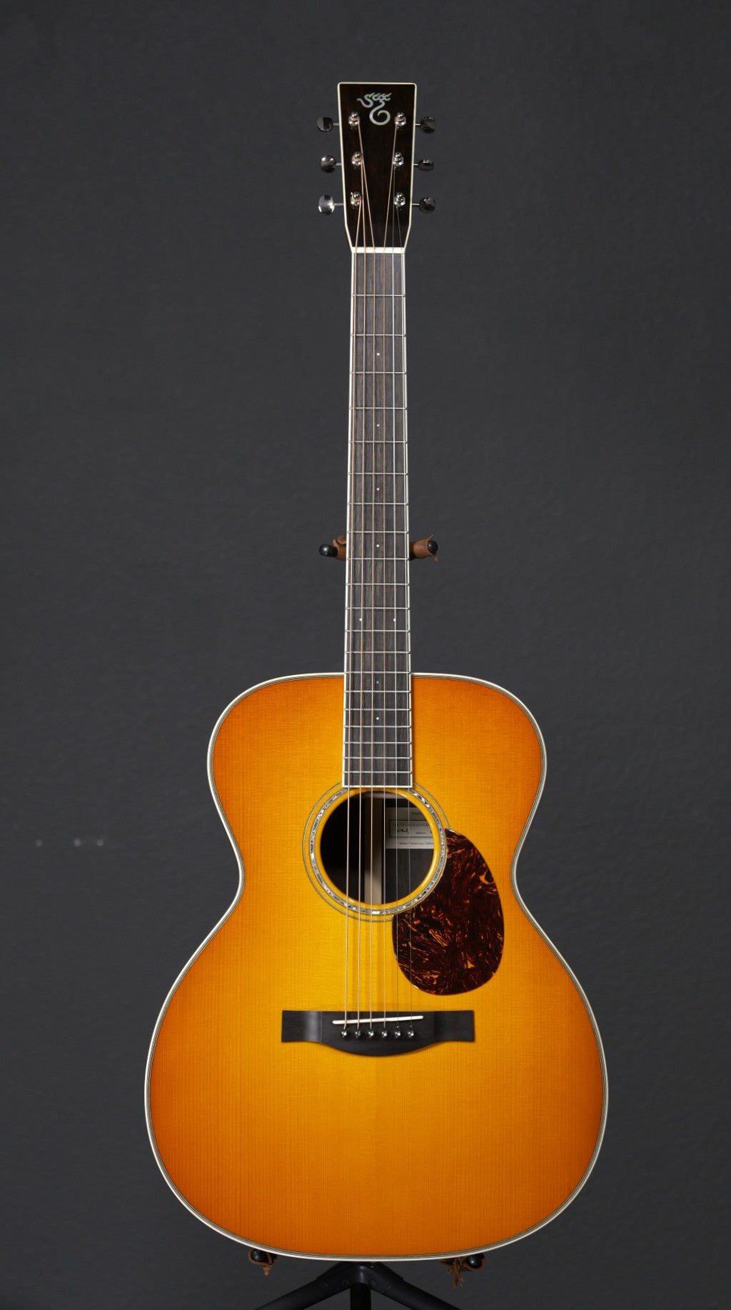 Santa Cruz OM African Blackwood & Adirondack Spruce – Tune Up Guitars