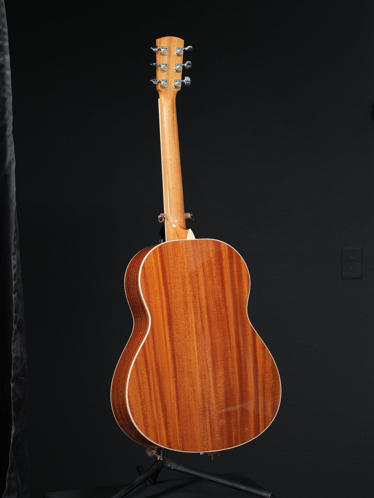 Larrivee L-05 Presentation Moon Spruce