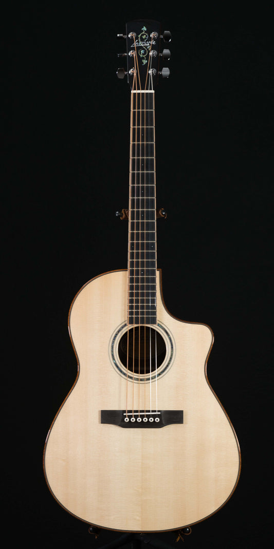 Larrivee LSV-11 Short Scale 24.75" Rosewood & Moon Spruce