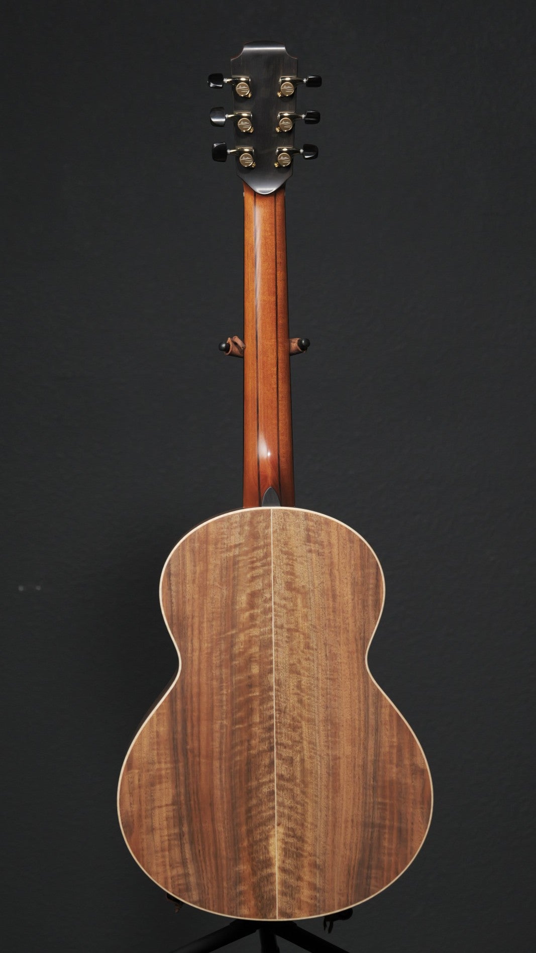 Lowden WL-35 Walnut & Sinker Redwood 2022