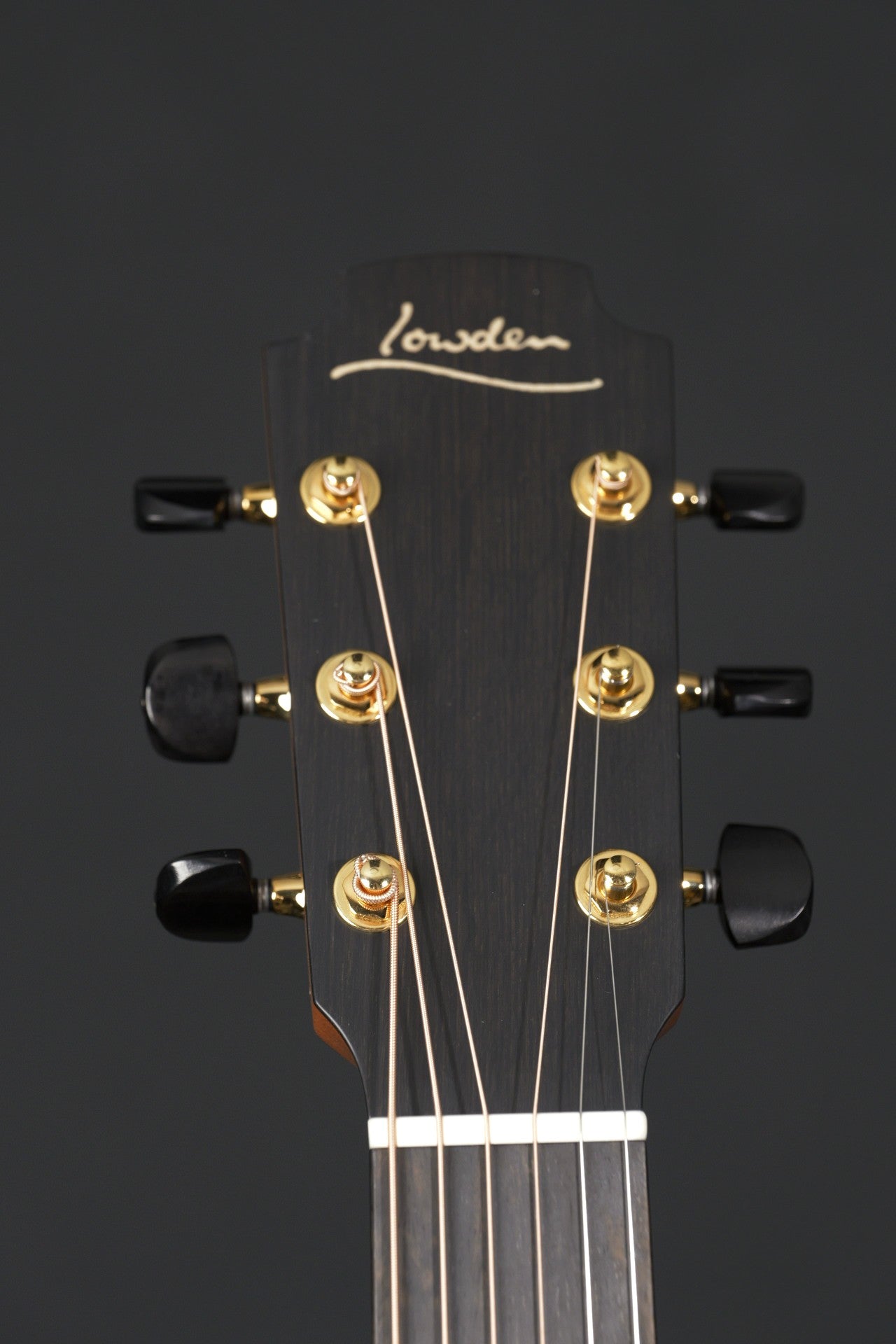 Lowden F-32+ East Indian Rosewood & Adirondack Spruce