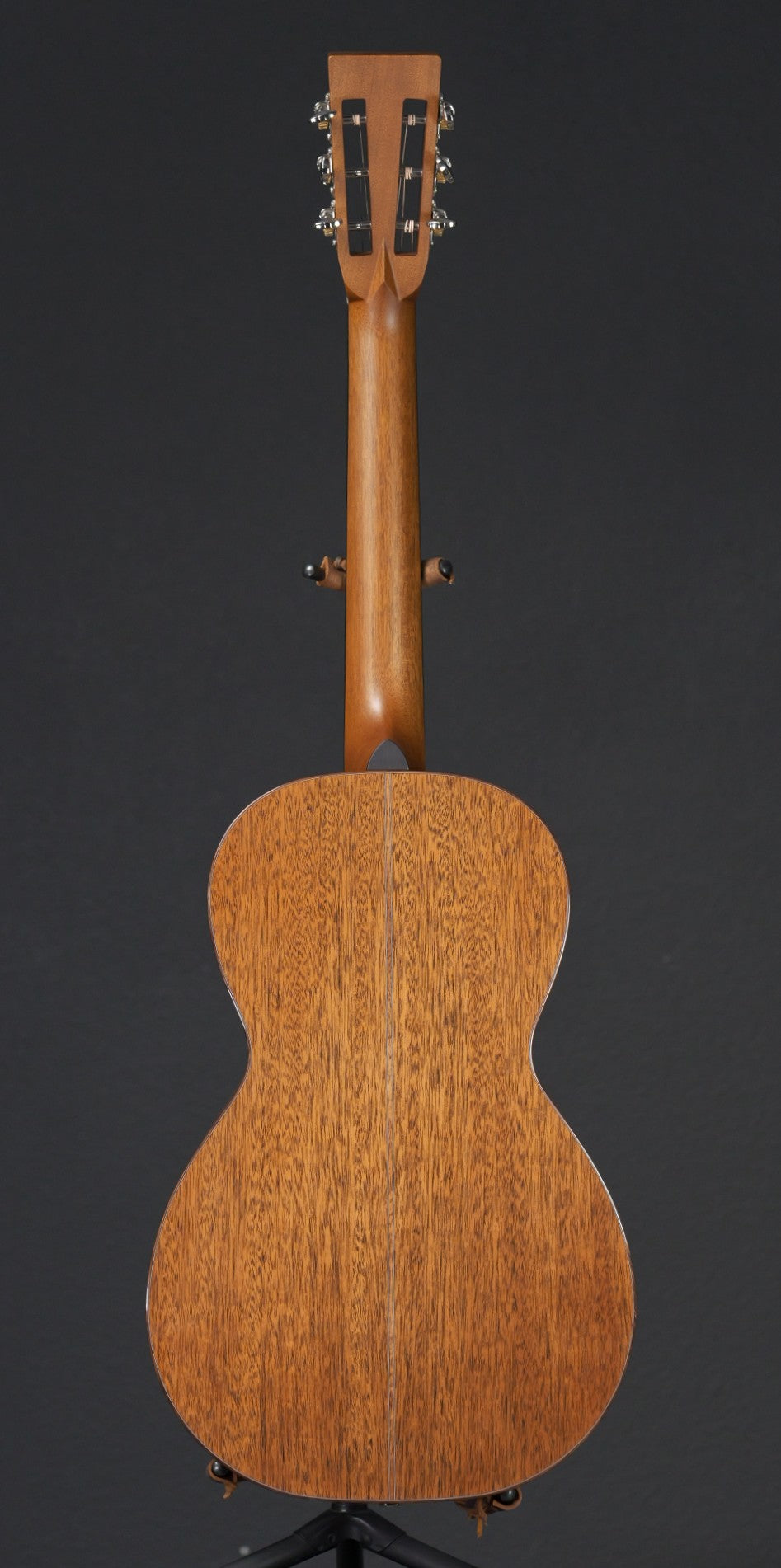 Boucher HG-44-M Mahogany & Torrefied Adirondack