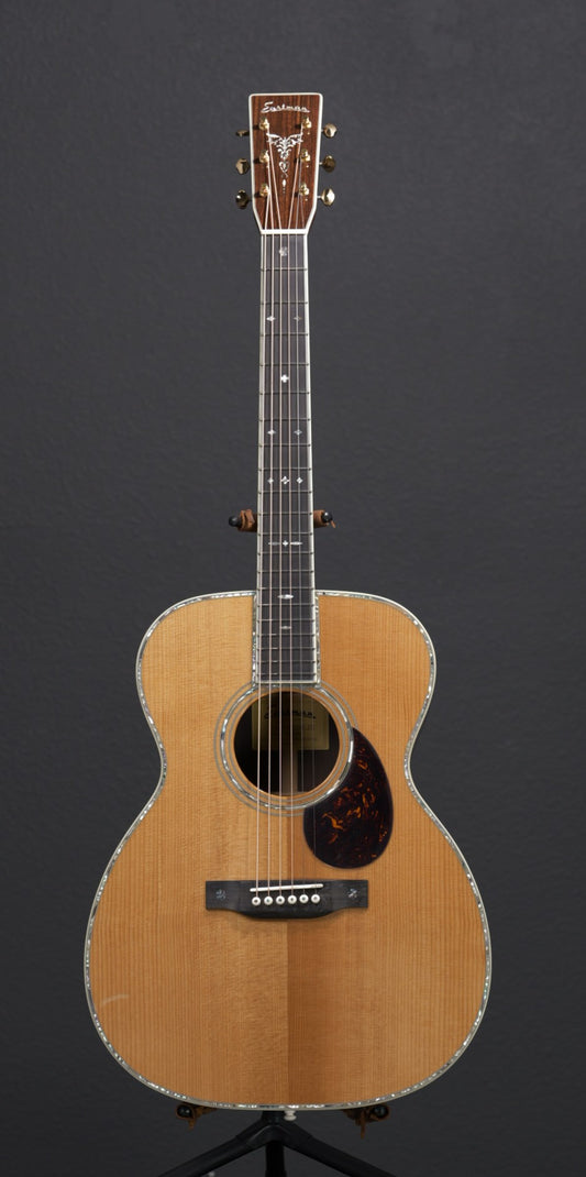 Eastman E40OM-TC Thermo-Cured Adirondack Spruce