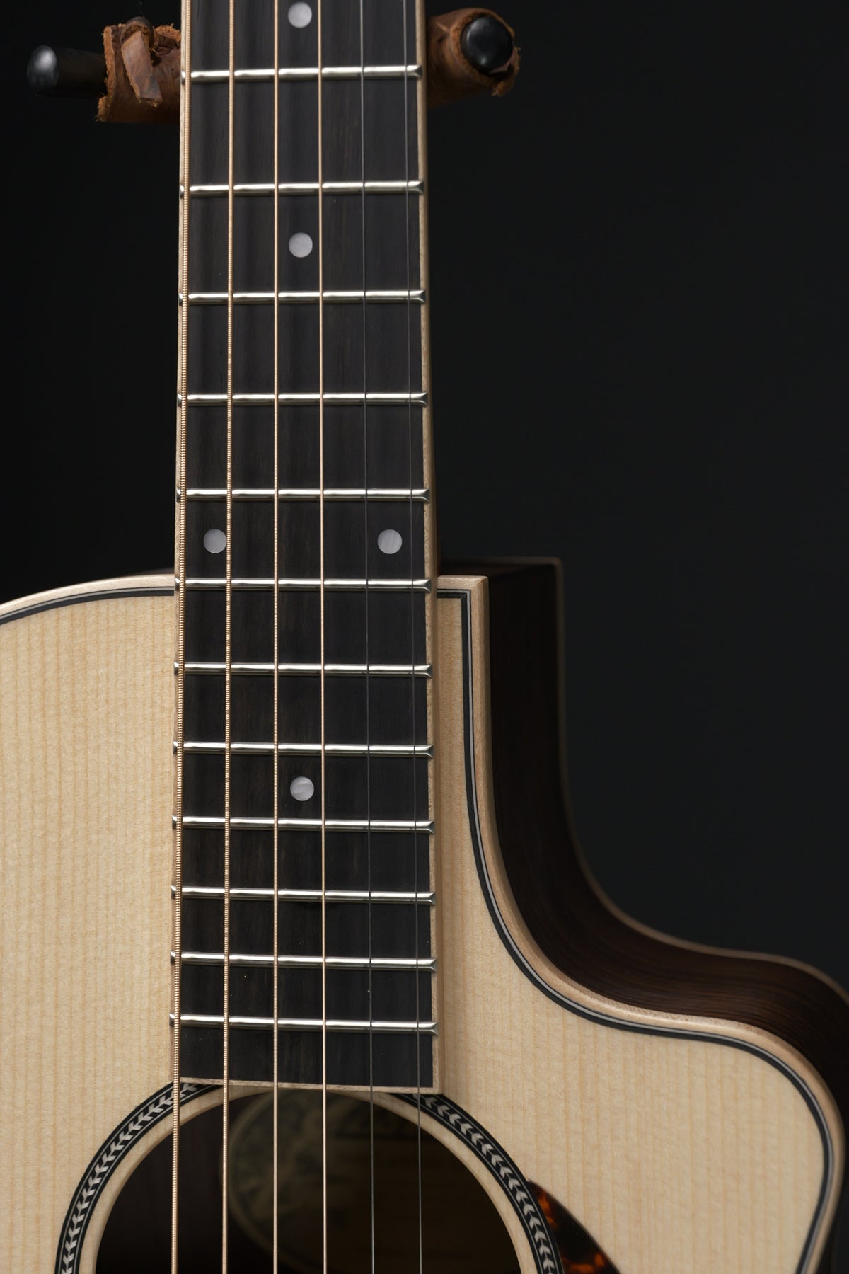 Larrivee PV-03R East Indian Rosewood & Sitka Spruce
