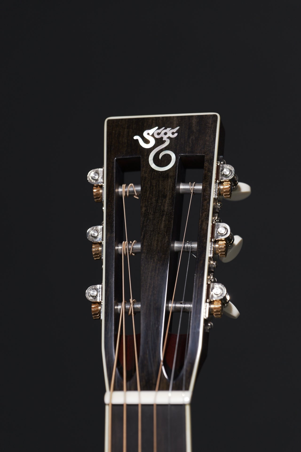 Santa Cruz 00 Mahogany & Sitka