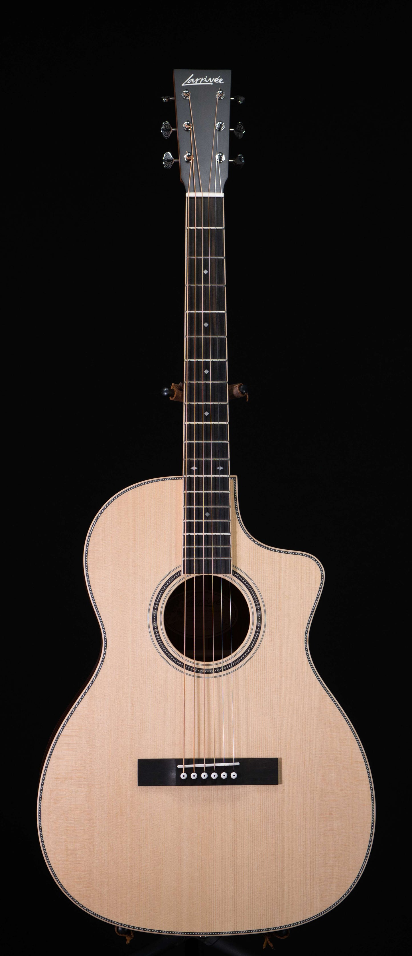 Larrivee 000V-40R Custom Cutaway