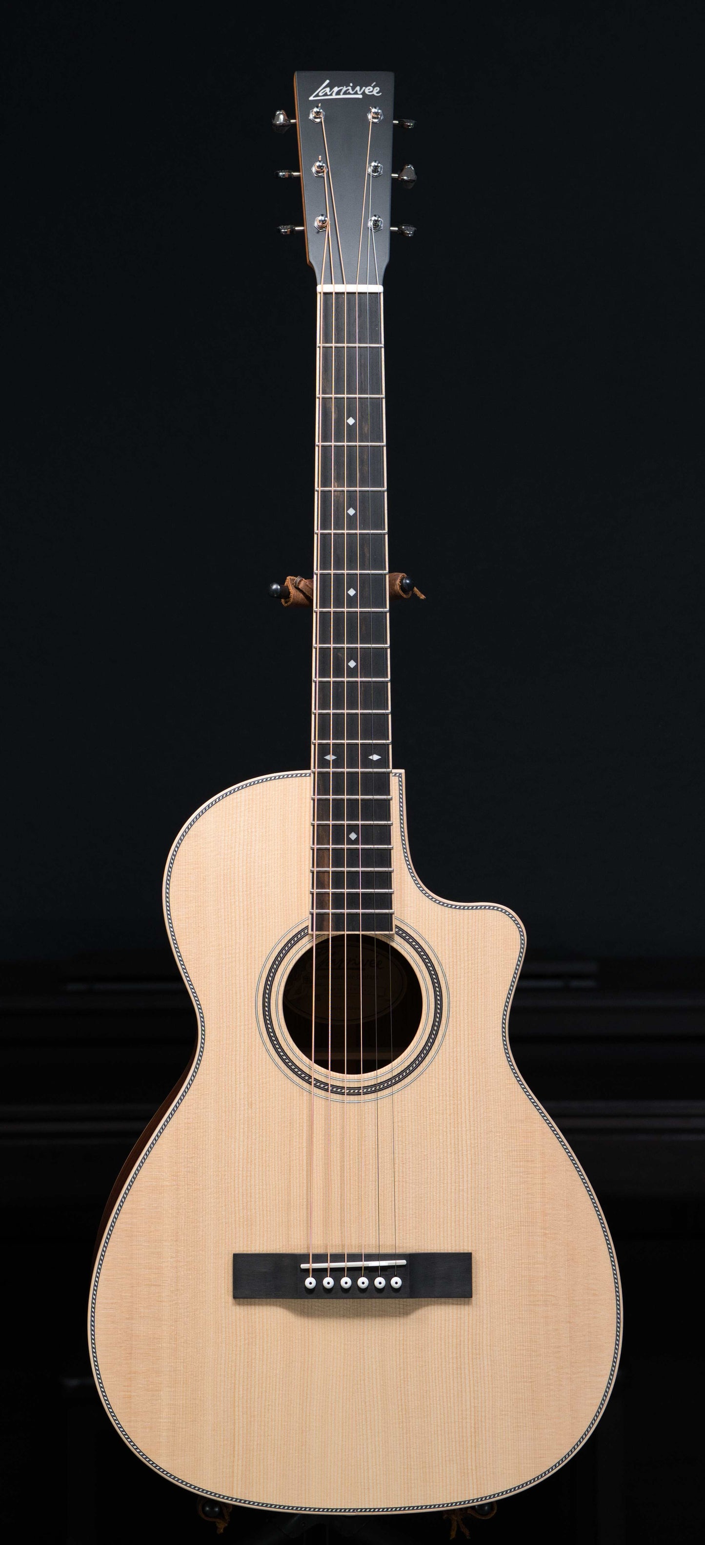 Larrivee 00V-40R Custom Cutaway