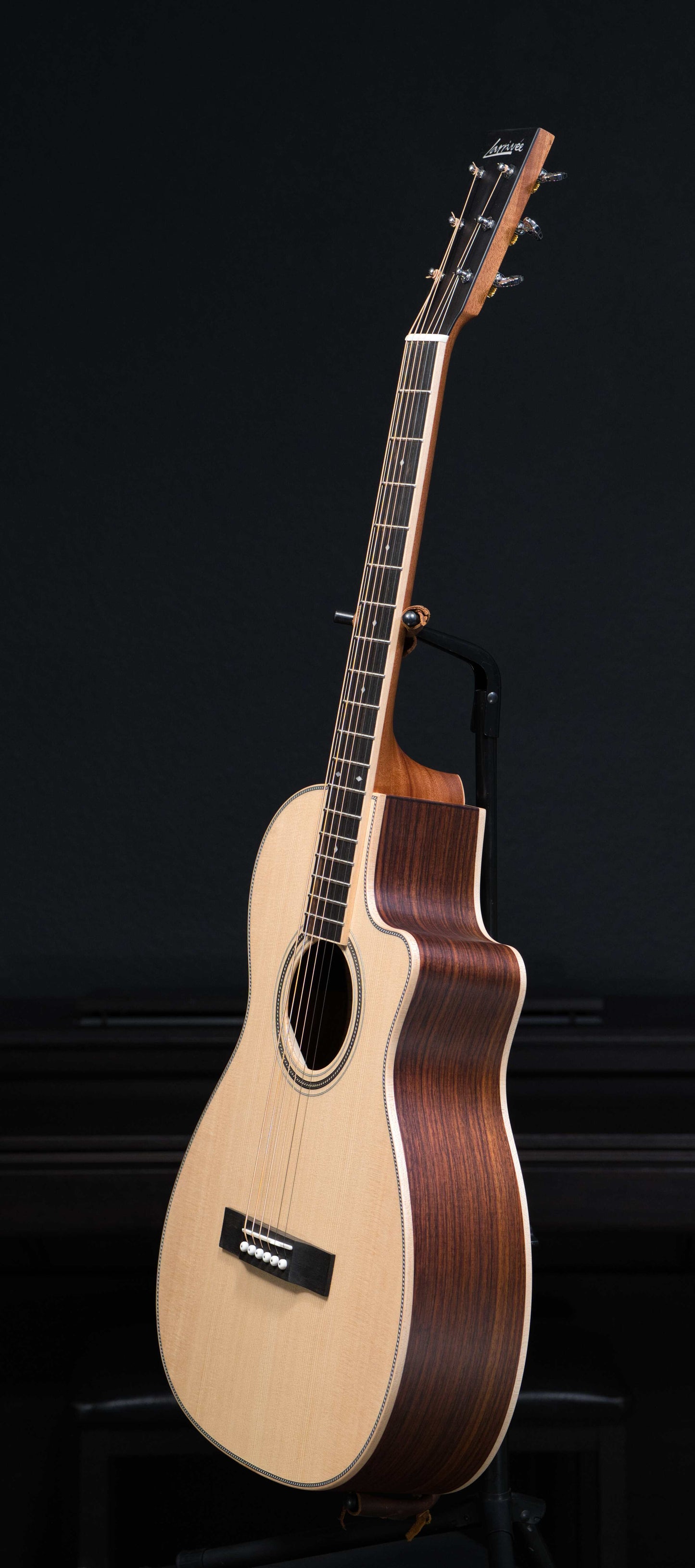 Larrivee 00V-40R Custom Cutaway