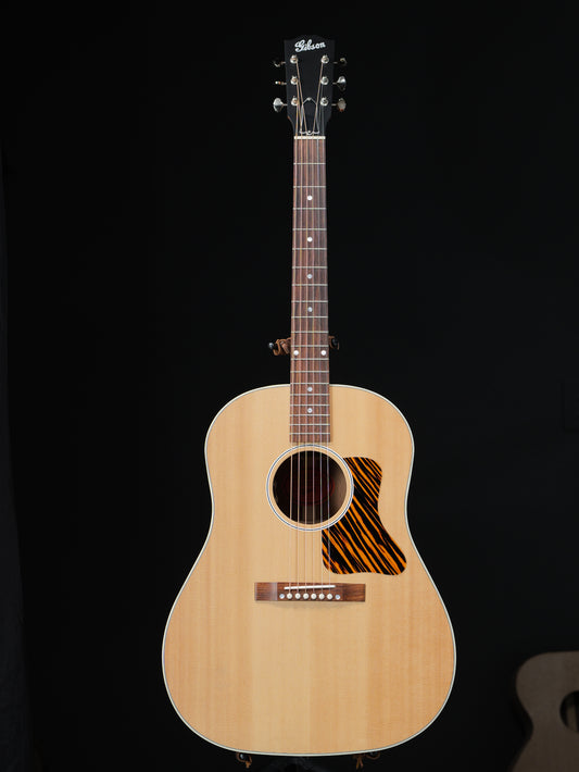 Gibson J-35 2023