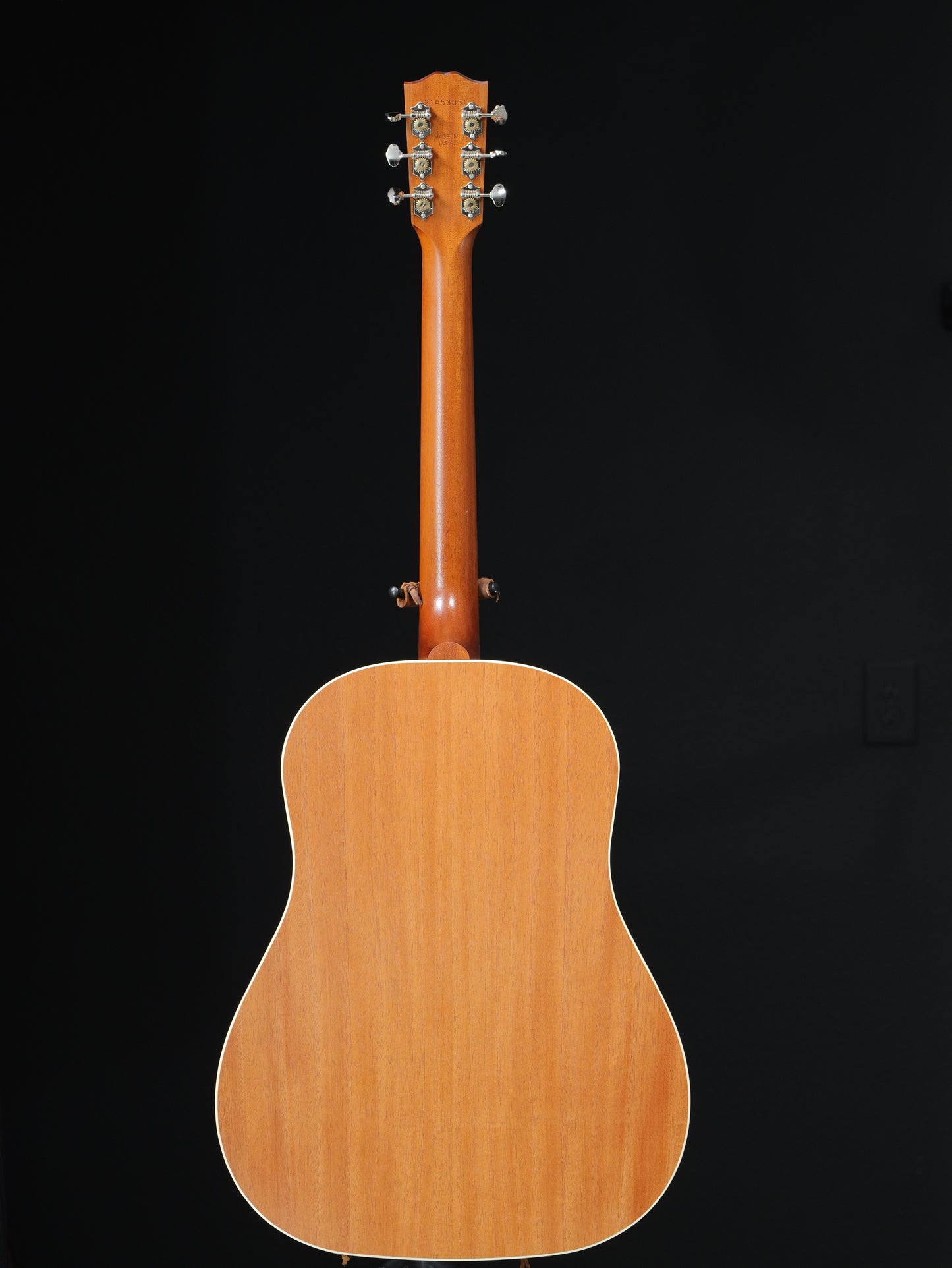 Gibson J-35 2023