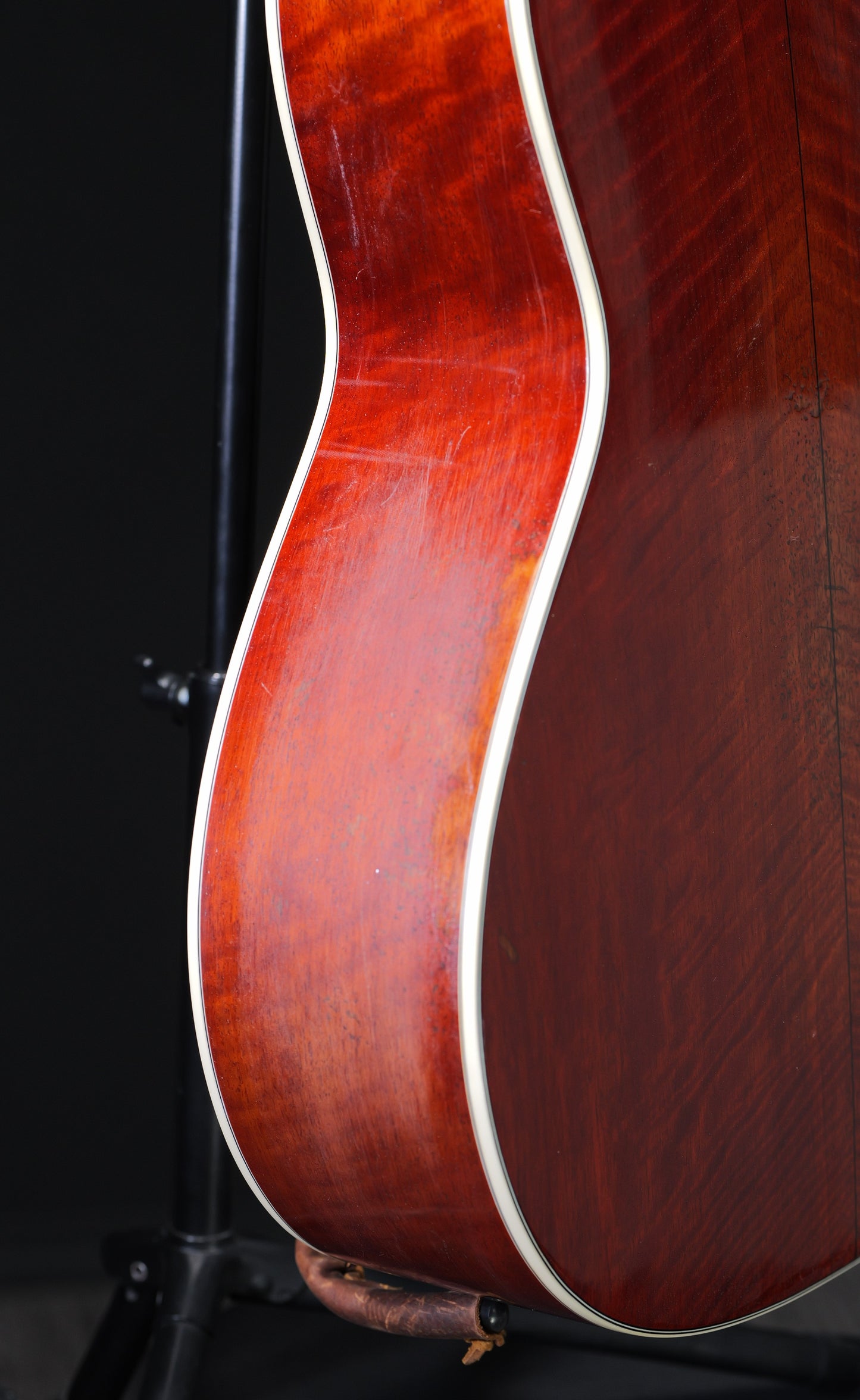 Eastman E10OOSS/V B-Stock