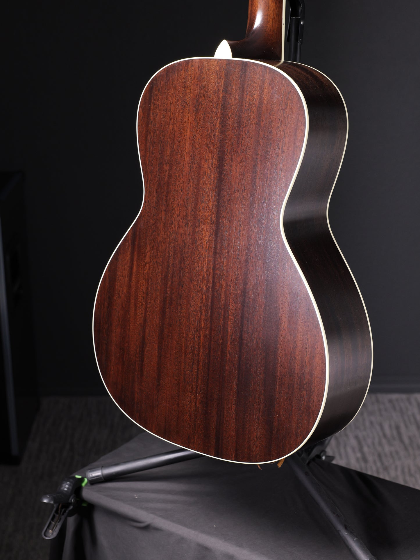 Bourgeois Blues 14 fret Mahogany